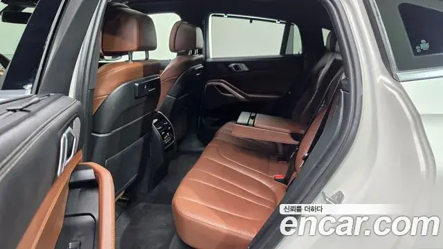 BMW X6 2021 — Şəkil 28/33