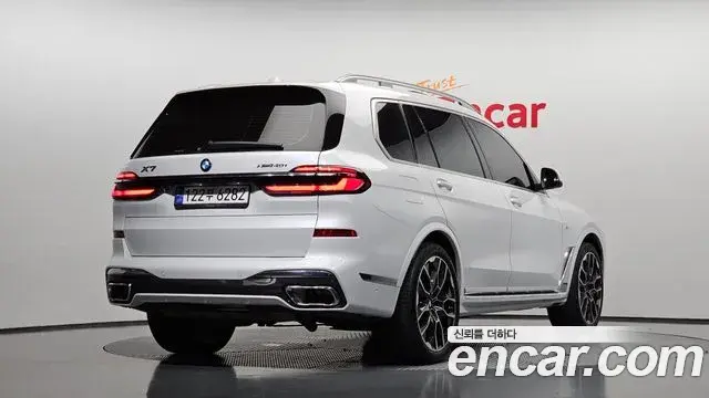 BMW X7 2023 — Фото 2/20