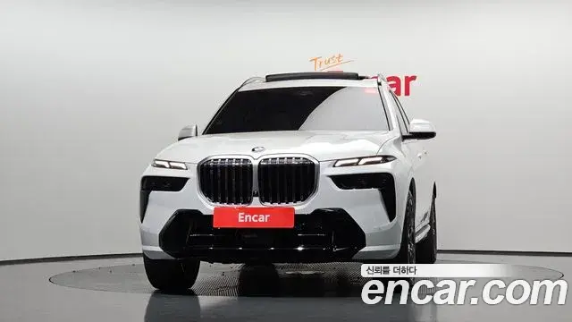 BMW X7 2023 — Фото 3/20