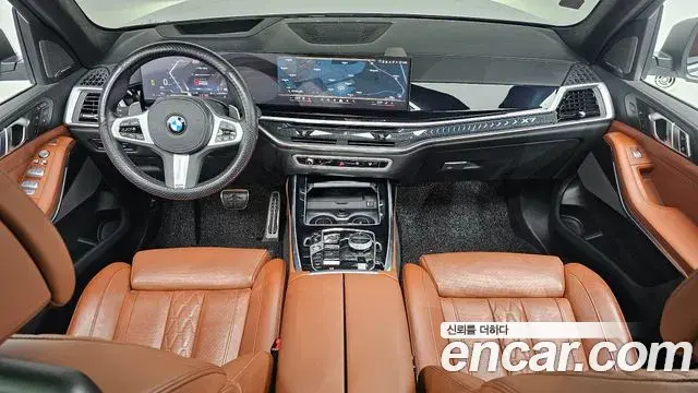 BMW X7 2023 — Фото 7/20