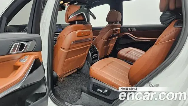 BMW X7 2023 — Фото 12/20