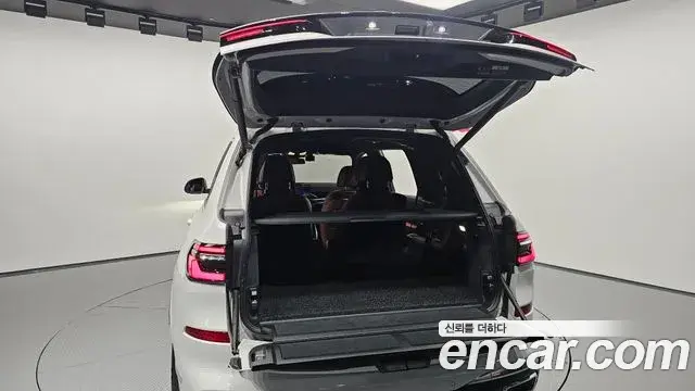 BMW X7 2023 — Şəkil 10/35
