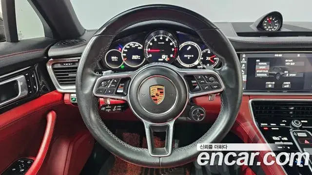 Porsche Panamera 2018 — ფოტო 2/20