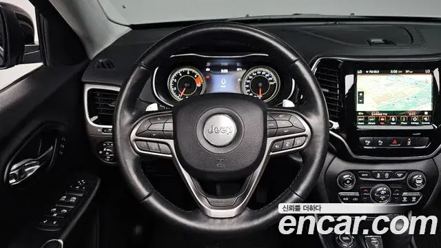 Jeep Cherokee 2021 — Фото 13/20