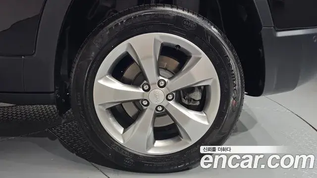 Jeep Cherokee 2021 — Photo 31/38