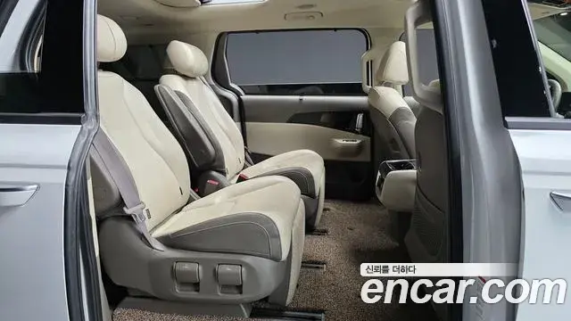 Kia Carnival 2024 — Photo 2/37