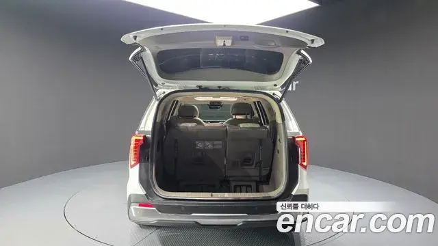 Kia Carnival 2024 — Photo 21/37