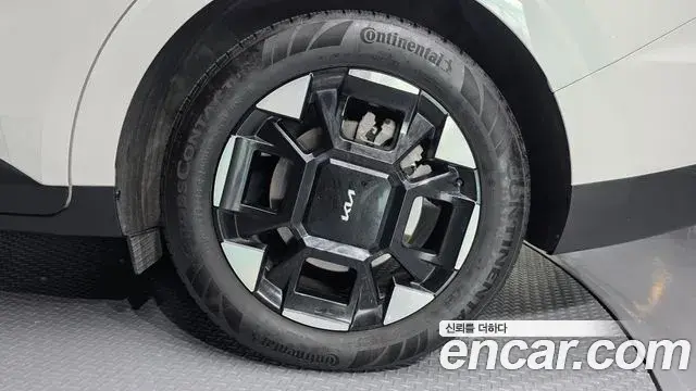 Kia Carnival 2024 — Photo 36/37