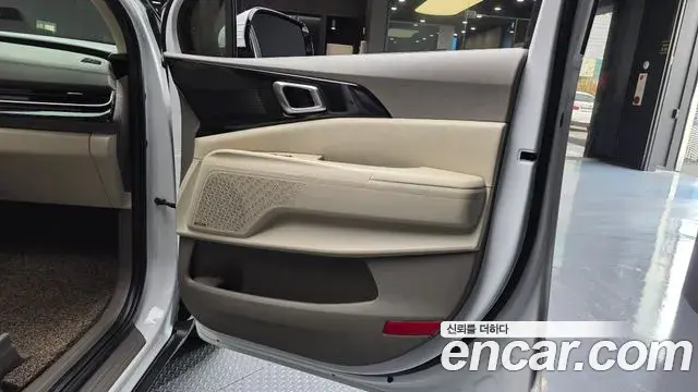 Kia Carnival 2024 — Photo 30/37