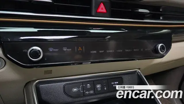 Kia Carnival 2024 — Photo 9/37