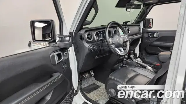 Jeep Wrangler 2020 — Şəkil 7/30