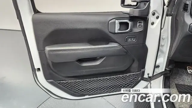Jeep Wrangler 2020 — Şəkil 9/30