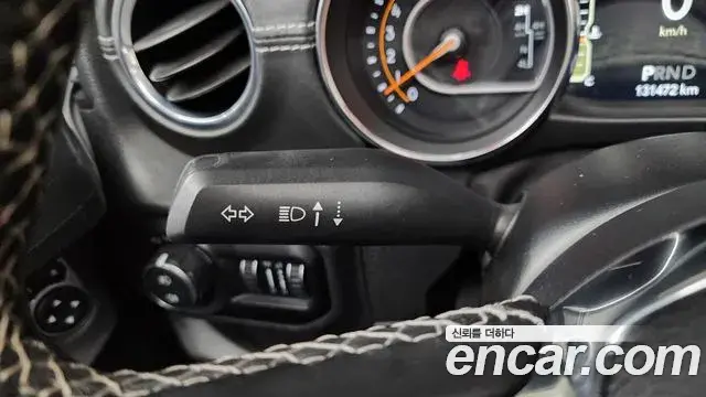 Jeep Wrangler 2020 — Şəkil 24/30