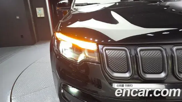 Jeep Compass 2022 — ფოტო 3/33