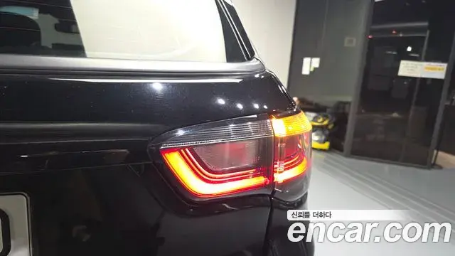 Jeep Compass 2022 — ფოტო 27/33