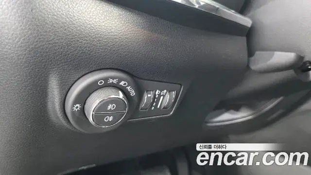 Jeep Compass 2022 — ფოტო 26/33