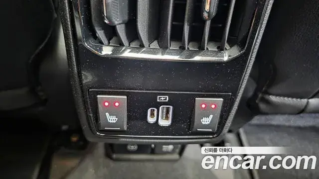 Jeep Compass 2022 — ფოტო 11/33