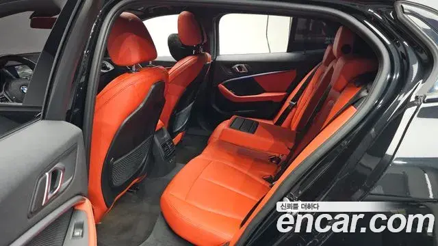 BMW 1 Series 2021 — Şəkil 24/32
