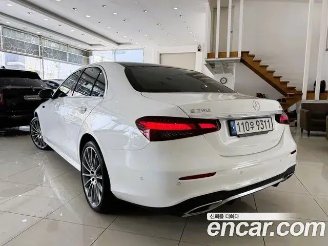 Mercedes-Benz E-Class 2021 — Şəkil 19/20