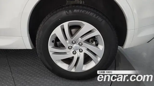 Land Rover Discovery Sport 2024 — ფოტო 14/30