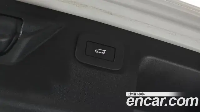 Land Rover Discovery Sport 2024 — ფოტო 16/30