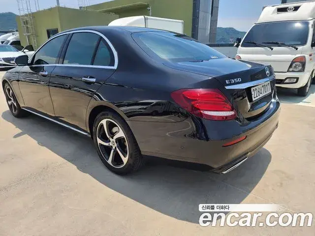 Mercedes-Benz E-Class 2019 — Фото 4/20