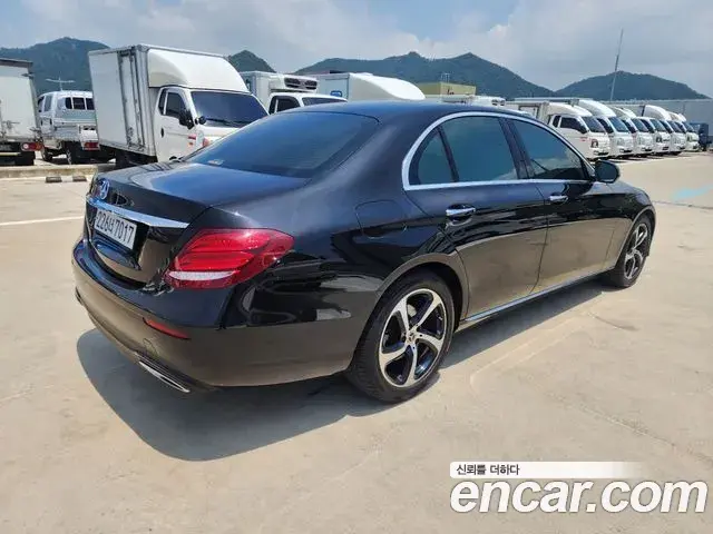 Mercedes-Benz E-Class 2019 — Фото 6/20