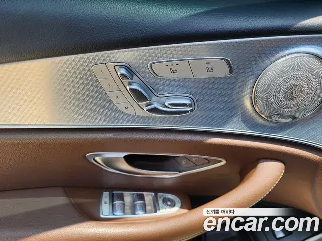 Mercedes-Benz E-Class 2019 — Фото 14/20