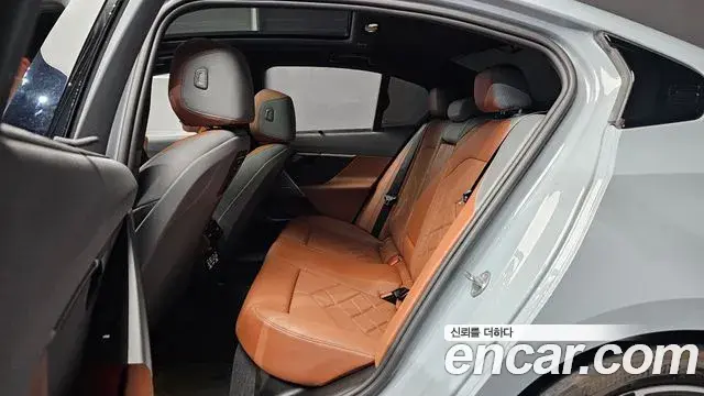 BMW 5 Series 2024 — Photo 7/33