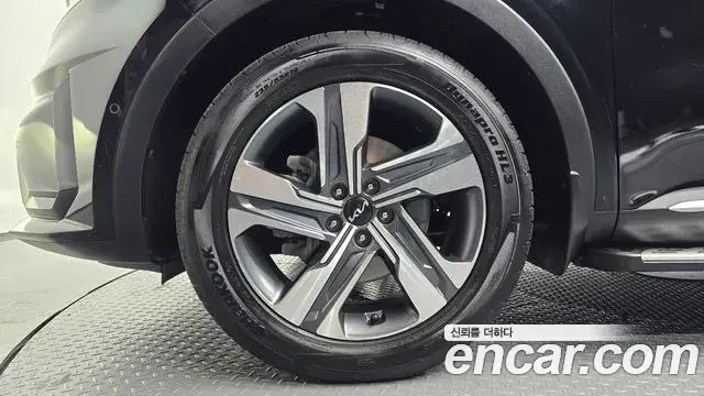 Kia Sorento 2022 — Фото 5/20