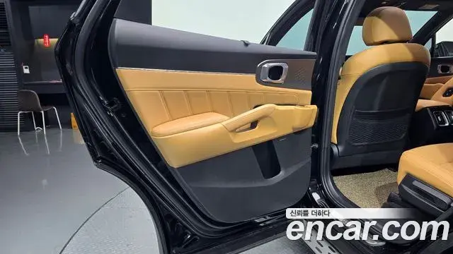 Kia Sorento 2022 — Şəkil 28/32