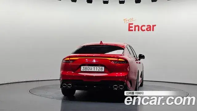 Kia Stinger 2021 — Фото 4/20