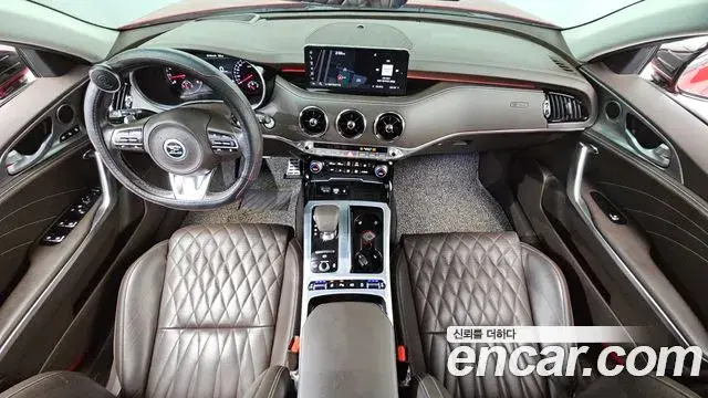 Kia Stinger 2021 — Фото 7/20