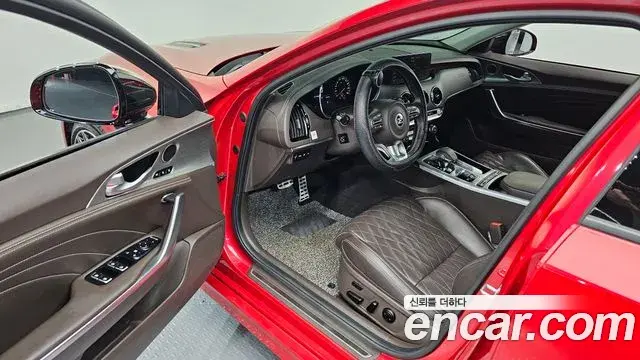 Kia Stinger 2021 — Фото 10/20