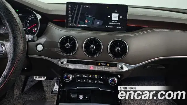 Kia Stinger 2021 — Фото 13/20