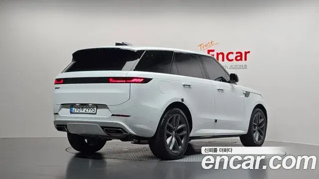 Land Rover Range Rover Sport 2025 — Photo 9/36