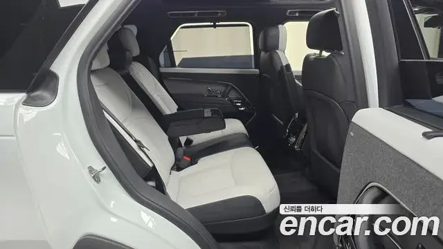 Land Rover Range Rover Sport 2025 — Photo 33/36
