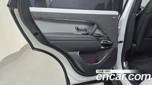Land Rover Range Rover Sport 2025 — Photo 19/36