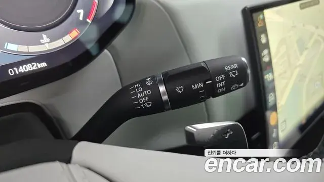 Land Rover Range Rover Sport 2025 — Photo 32/36