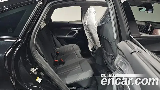Audi Q5 2025 — Фото 12/20