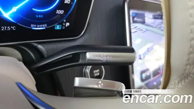 Mercedes-Benz EQS SUV 2023 — ფოტო 28/34