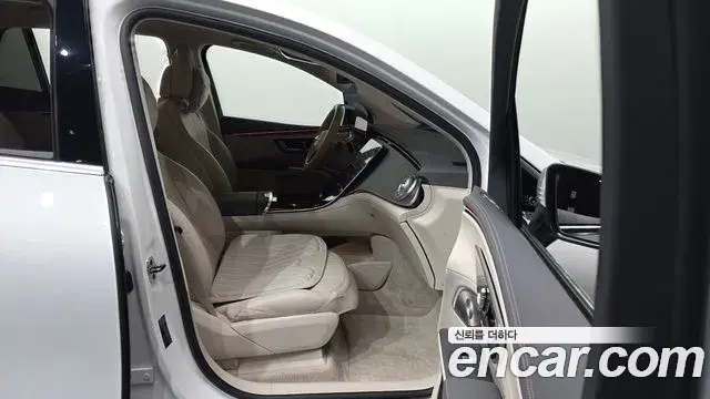 Mercedes-Benz EQS SUV 2023 — ფოტო 33/34