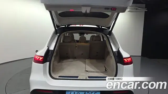 Mercedes-Benz EQS SUV 2023 — ფოტო 30/34