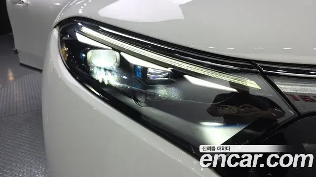 Mercedes-Benz EQS SUV 2023 — ფოტო 27/34