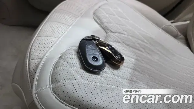 Mercedes-Benz EQS SUV 2023 — ფოტო 21/34