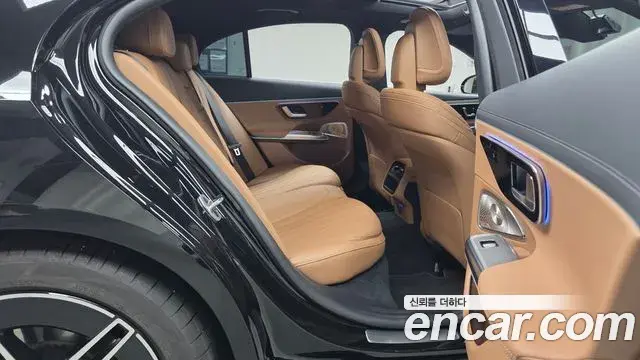 Mercedes-Benz E-Class 2025 — Фото 11/20