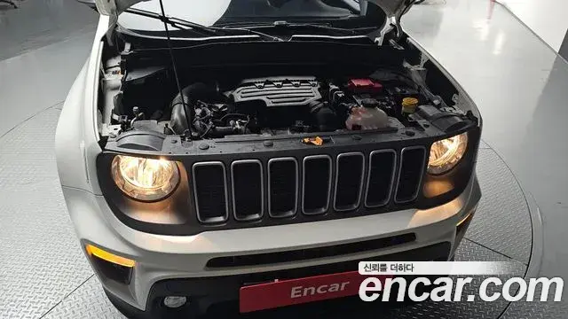 Jeep Renegade 2022 — Фото 6/20