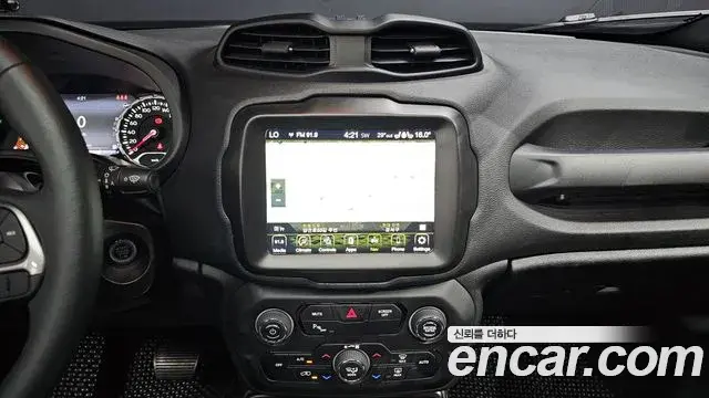 Jeep Renegade 2022 — Фото 14/20