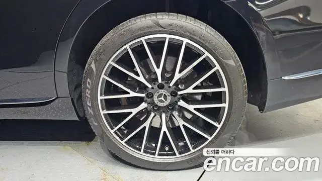 Mercedes-Benz S-Class 2023 — ფოტო 5/35