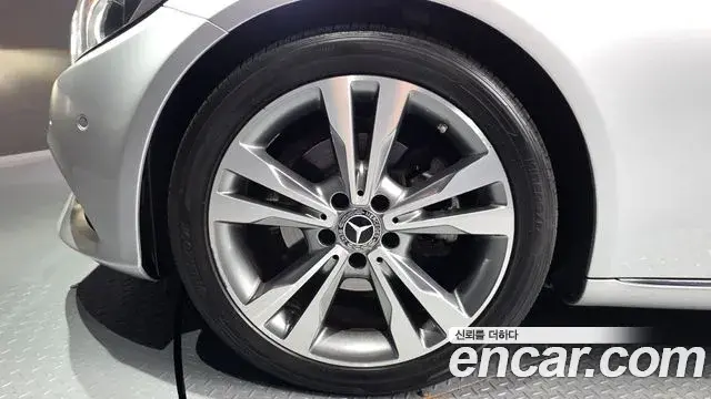 Mercedes-Benz C-Class 2018 — Фото 5/20